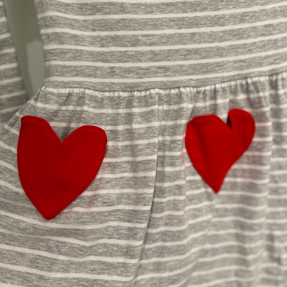 Hooded striped heart dress like new - Picture 4 of 4
